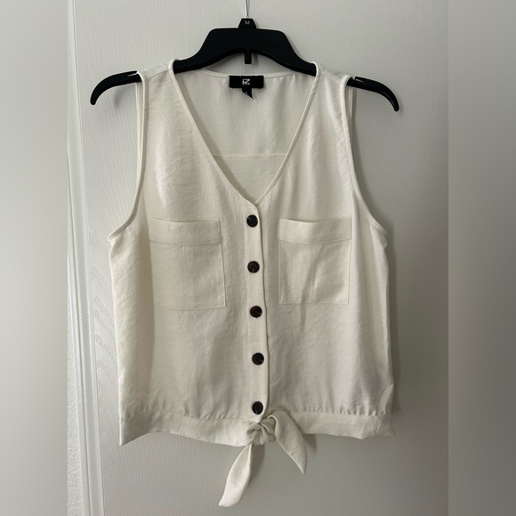 IZ Byer Cream Sleeveless Button Down Tie Front Top. Size Medium - Picture 1 of 10